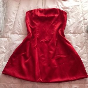 LAURA’S BOUTIQUE (DIANA DRESS) — NEVER WORN
